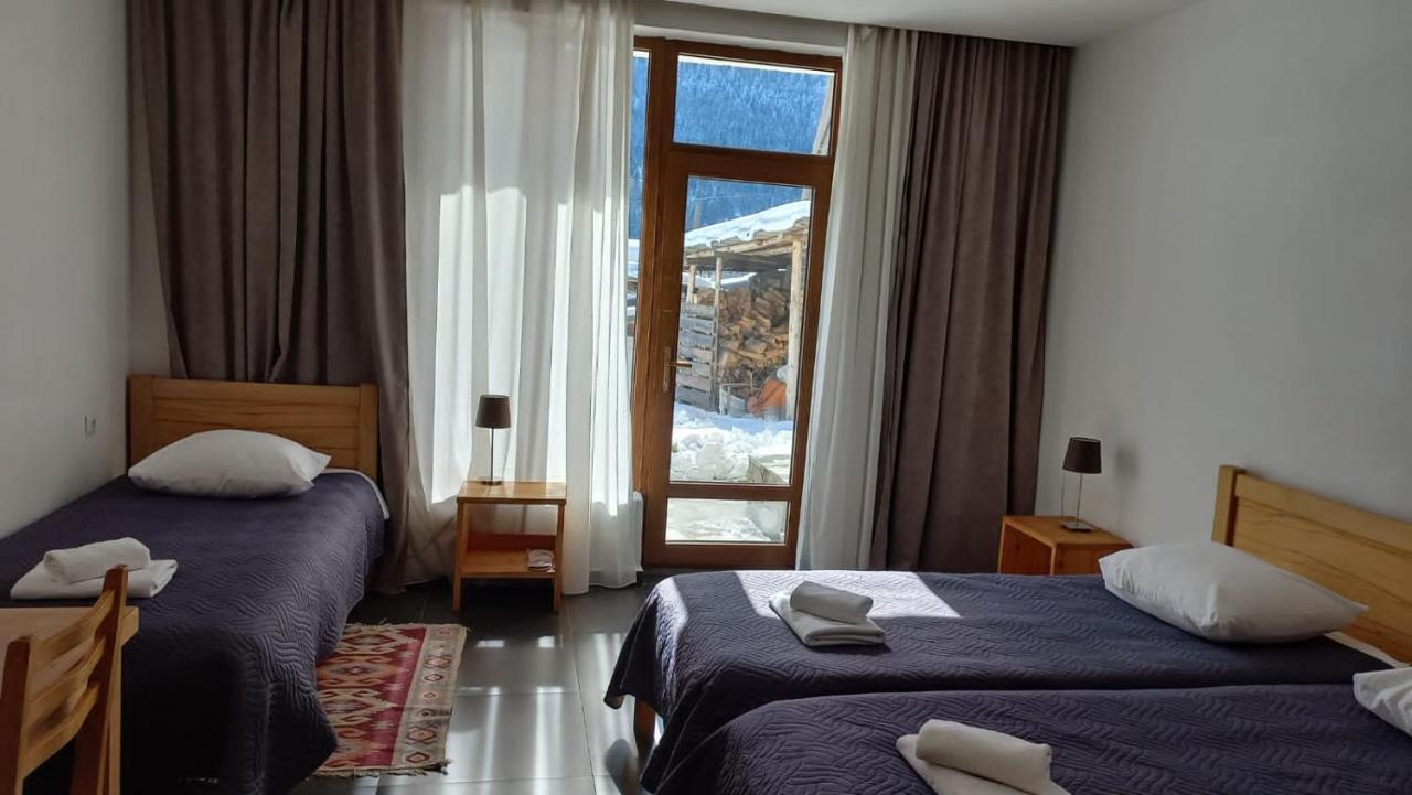 Bapsha Guesthouse Местия Екстериор снимка