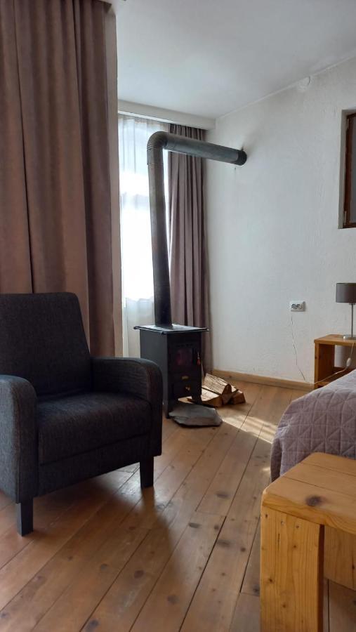 Bapsha Guesthouse Местия Екстериор снимка