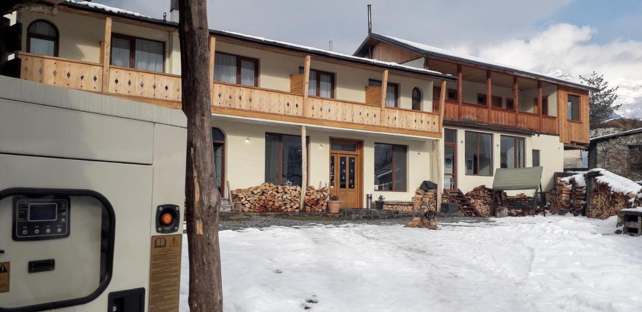 Bapsha Guesthouse Местия Екстериор снимка