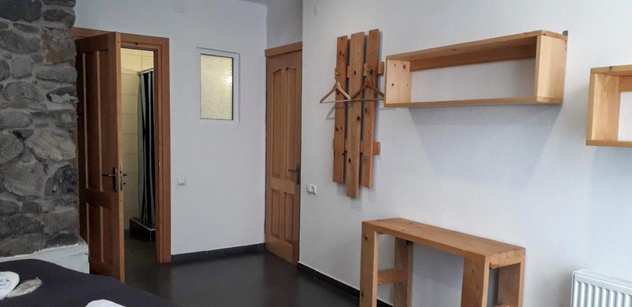 Bapsha Guesthouse Местия Екстериор снимка