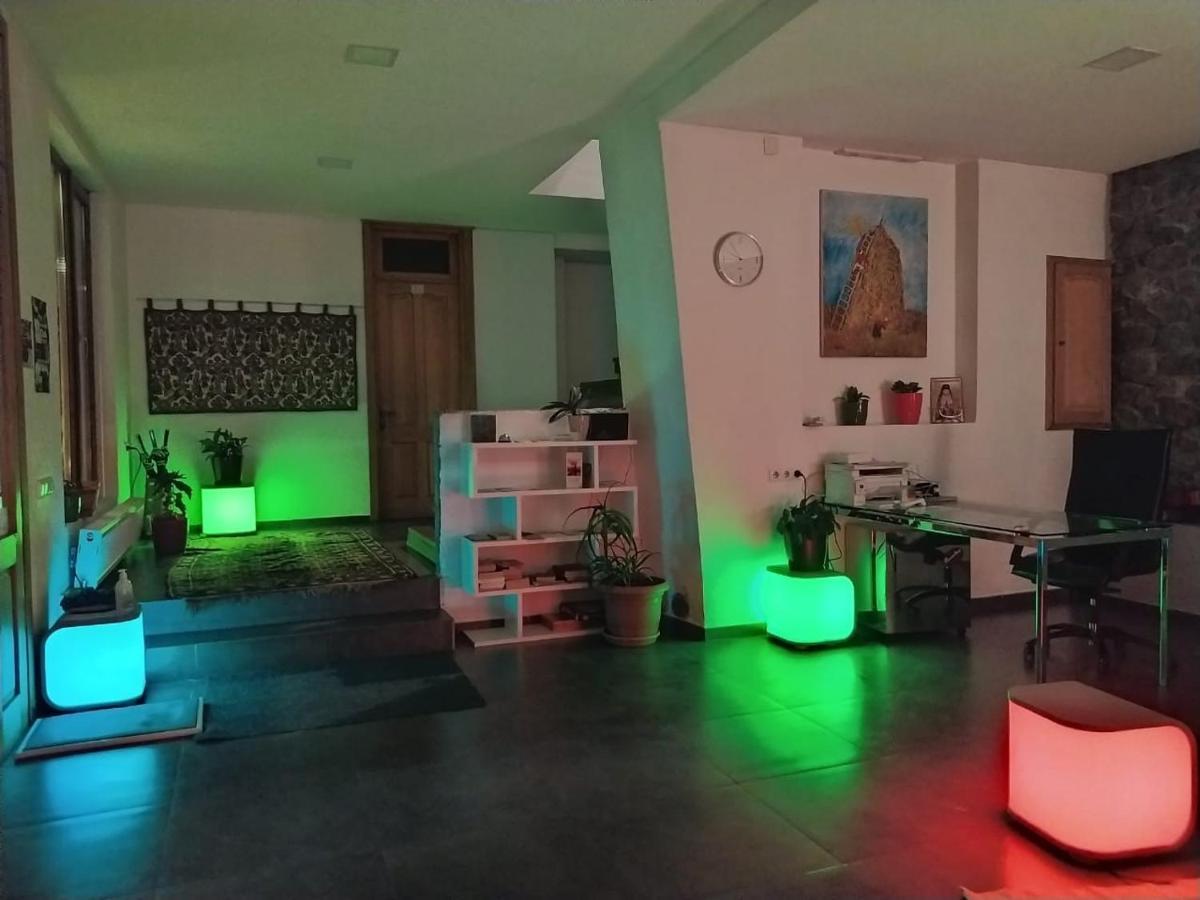 Bapsha Guesthouse Местия Екстериор снимка