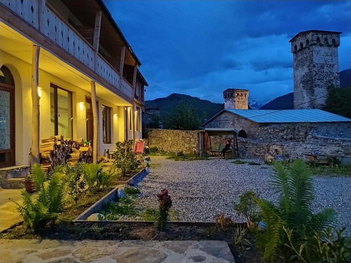 Bapsha Guesthouse Местия Екстериор снимка